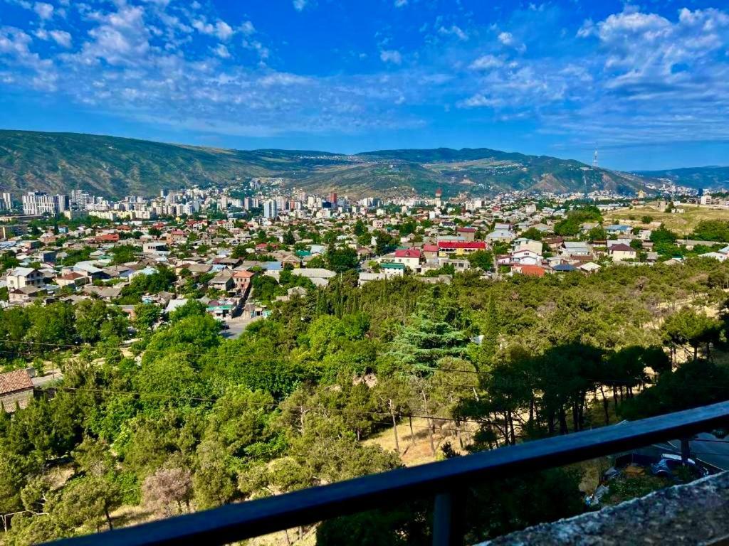 Vazi Aparthotel Тбилиси Екстериор снимка