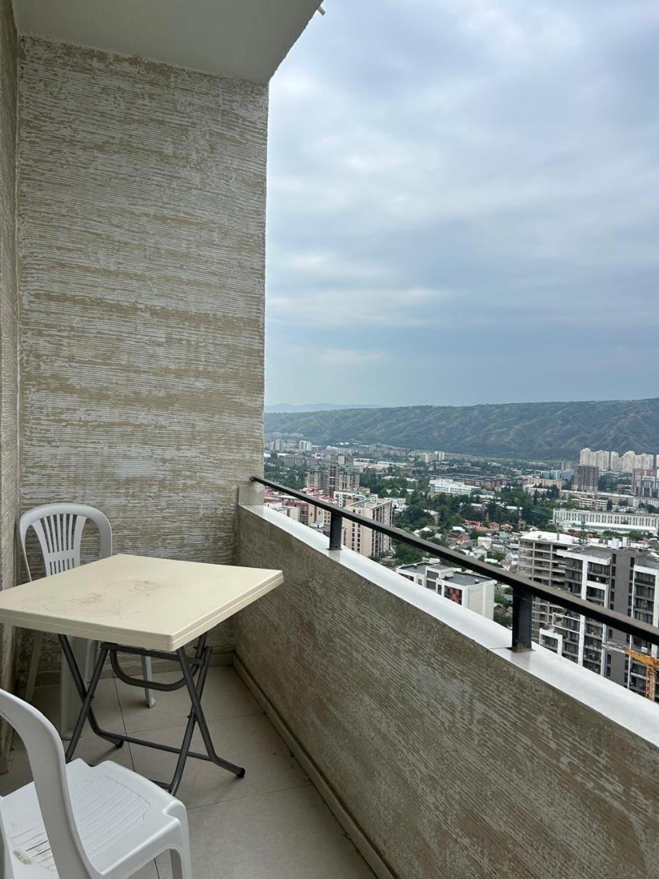 Vazi Aparthotel Тбилиси Екстериор снимка