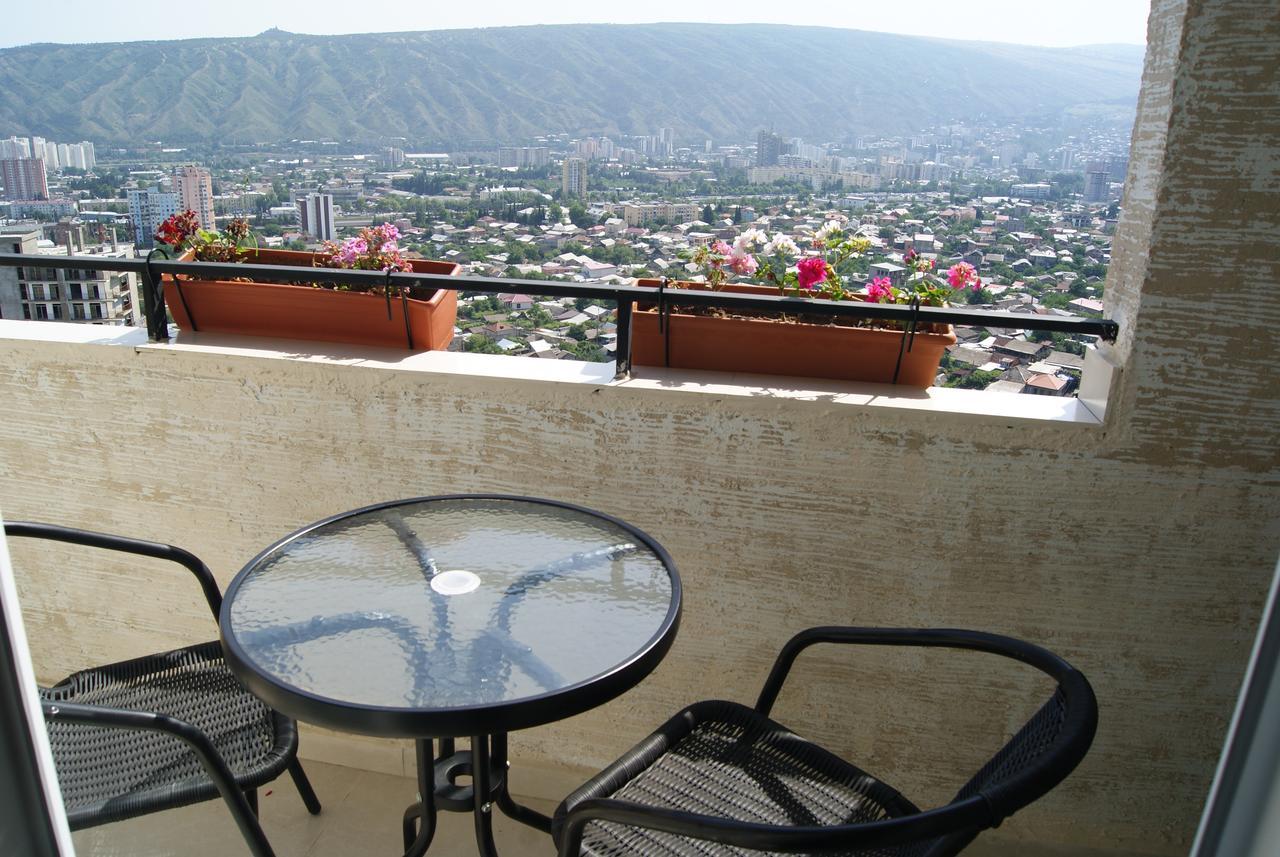 Vazi Aparthotel Тбилиси Екстериор снимка